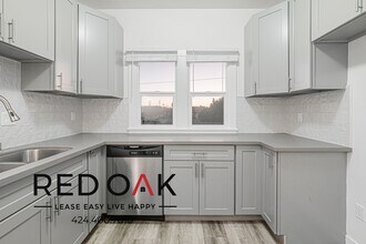 1056 Normandie Ave in Los Angeles, CA - Building Photo - Building Photo