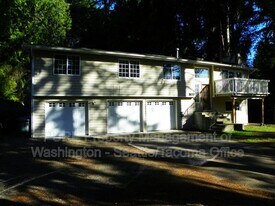 8313 71st St NW in Gig Harbor, WA - Building Photo