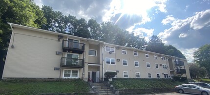 Arbor Heights Apartments in Syracuse, NY - Building Photo - Building Photo