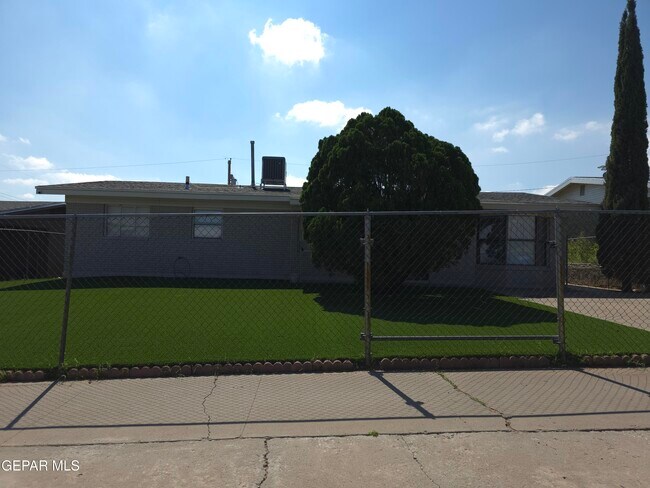 3908 Hercules Ave in El Paso, TX - Building Photo - Building Photo