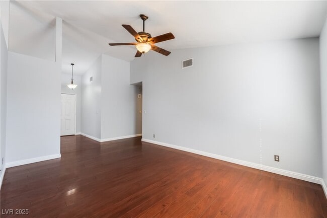 5761 Cloverleaf Cir