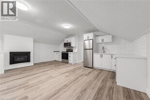 22 Stirton St in Hamilton, ON - Building Photo