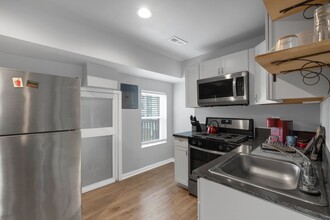 1002 W Fayette St in Baltimore, MD - Building Photo - Building Photo