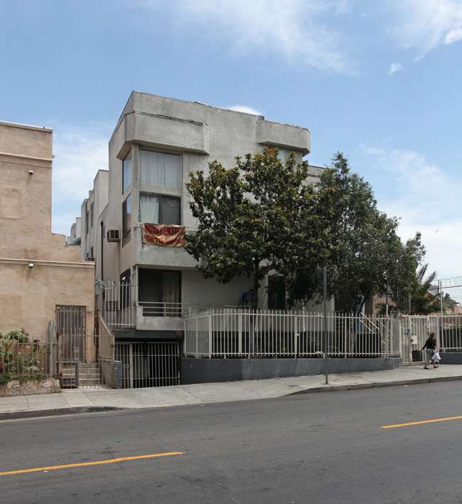 Harris Apartments in Los Angeles, CA - Building Photo - Building Photo