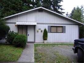 717 S Summit Ave in Bremerton, WA - Building Photo