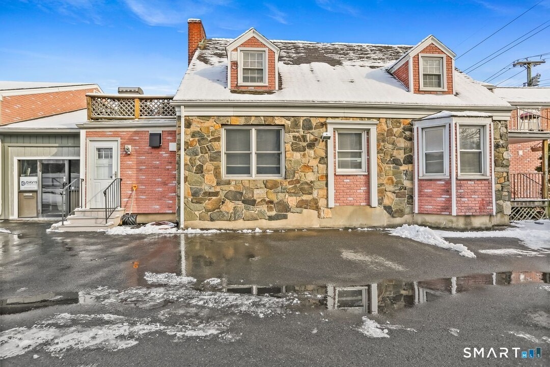 234 Linwood Ave in Fairfield, CT - Building Photo