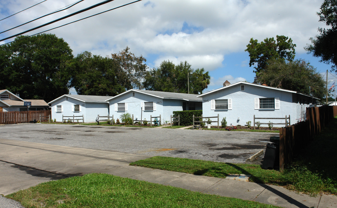 5861-5881 72nd Ave N in Pinellas Park, FL - Building Photo