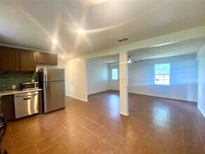 5413 Manor Rd in Austin, TX - Building Photo - Building Photo