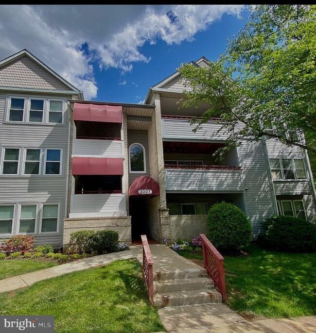property at 3315 Sir Thomas Dr