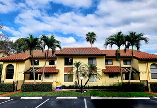 10367 S Circle Lake Dr in Boynton Beach, FL - Building Photo - Building Photo