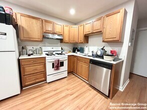 92 Hammond St in Boston, MA - Building Photo - Building Photo