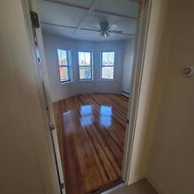 38 Salem St, Unit 10 in Salem, MA - Building Photo - Building Photo