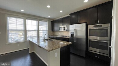 211 Apricot St in Stafford, VA - Building Photo - Building Photo