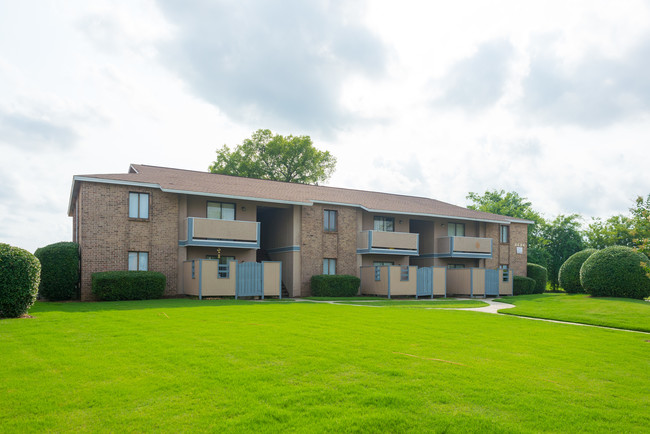 Chasewood Apartments in Huntsville, AL - Building Photo - Building Photo