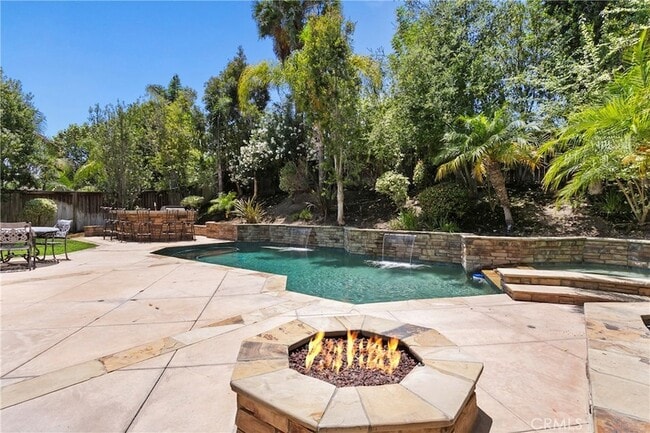 property at 28501 El Sur