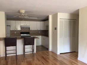 16 Mayberry Dr in Westborough, MA - Building Photo - Building Photo