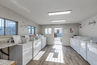 Luna Apartments in Las Vegas, NV - Building Photo - Interior Photo