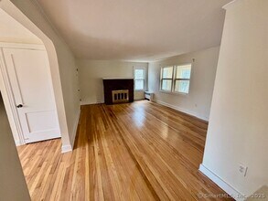 1931 Rte 80-Unit -2 in Guilford, CT - Building Photo - Building Photo