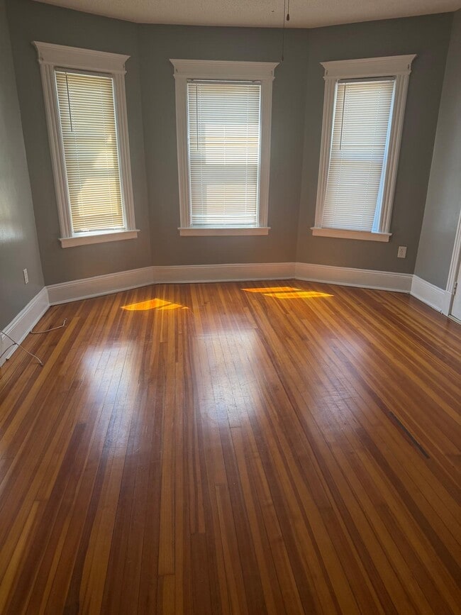 77 Rowe Ave, Unit 2nd floor