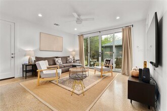 1806 Garden St in Austin, TX - Building Photo - Building Photo