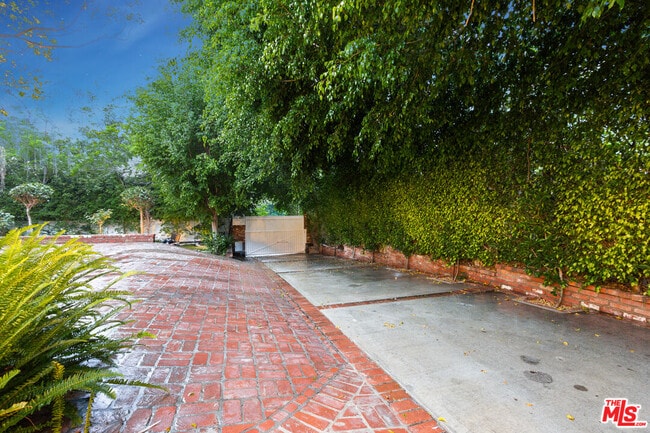 1526 San Vicente Blvd in Santa Monica, CA - Building Photo - Building Photo