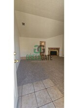 2024 Amsterdam Ln in Modesto, CA - Building Photo - Building Photo