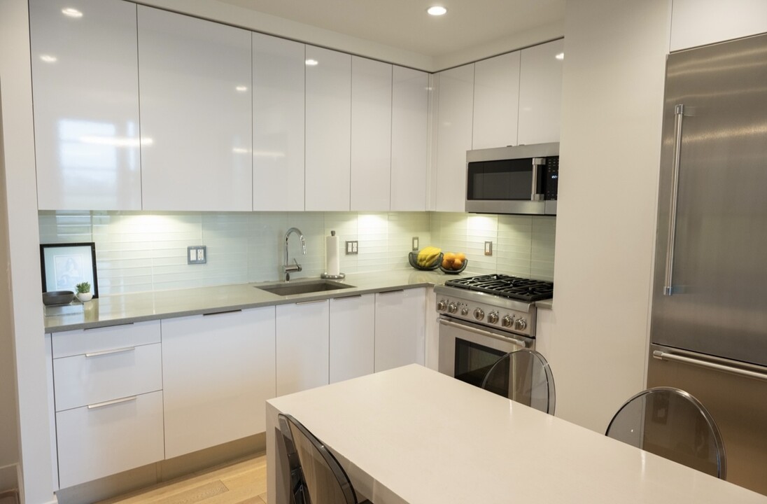 45 Sutton Square SW in Washington, DC - Building Photo