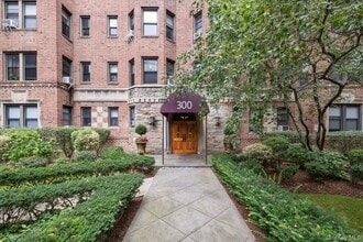 300 Main St in White Plains, NY - Building Photo - Building Photo