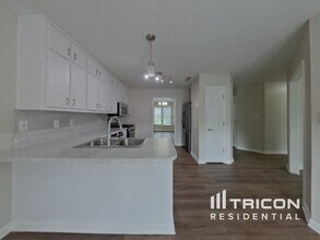 325 Cypress Ln in Stockbridge, GA - Building Photo - Building Photo