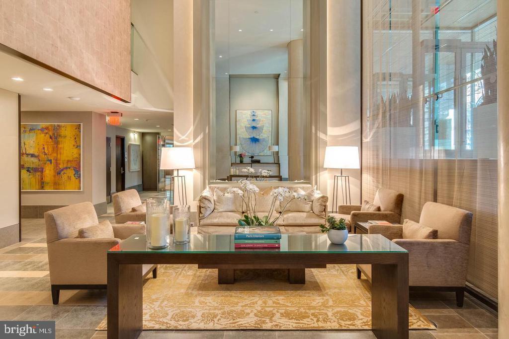2501 M St NW in Washington, DC - Building Photo