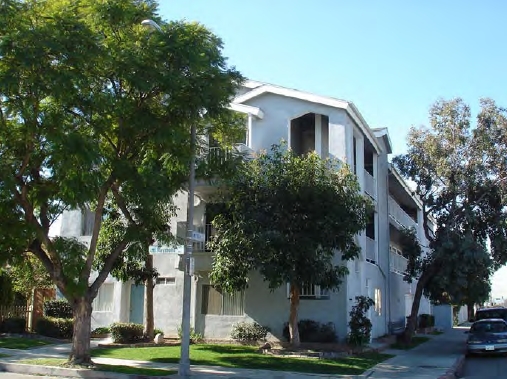999 Raymond Ave in Long Beach, CA - Foto de edificio - Building Photo