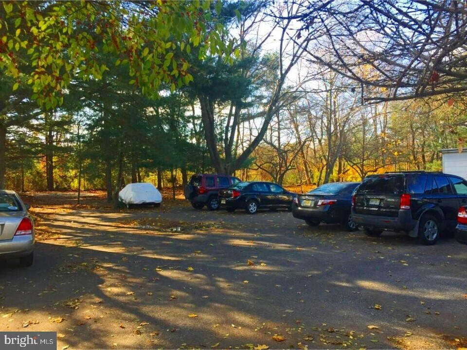 213 Laurel Ave in Glassboro, NJ - Building Photo