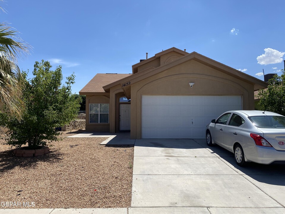 14152 Tierra Morena Dr in El Paso, TX - Foto de edificio