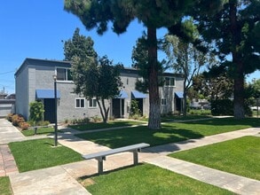 Batavia Gardens in Orange, CA - Building Photo - Building Photo
