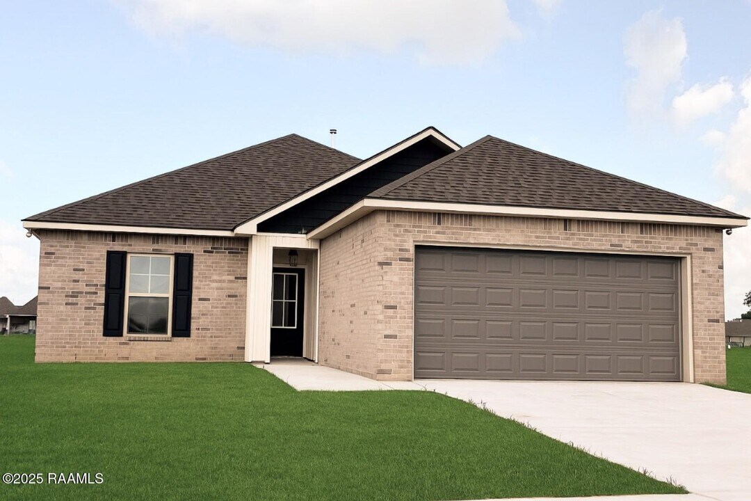 209 Tatum Ln in Youngsville, LA - Building Photo