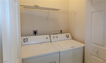 4213 Liron Ave in Ft. Myers, FL - Building Photo - Building Photo