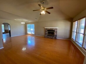 3301 N 5th St in Broken Arrow, OK - Foto de edificio - Building Photo