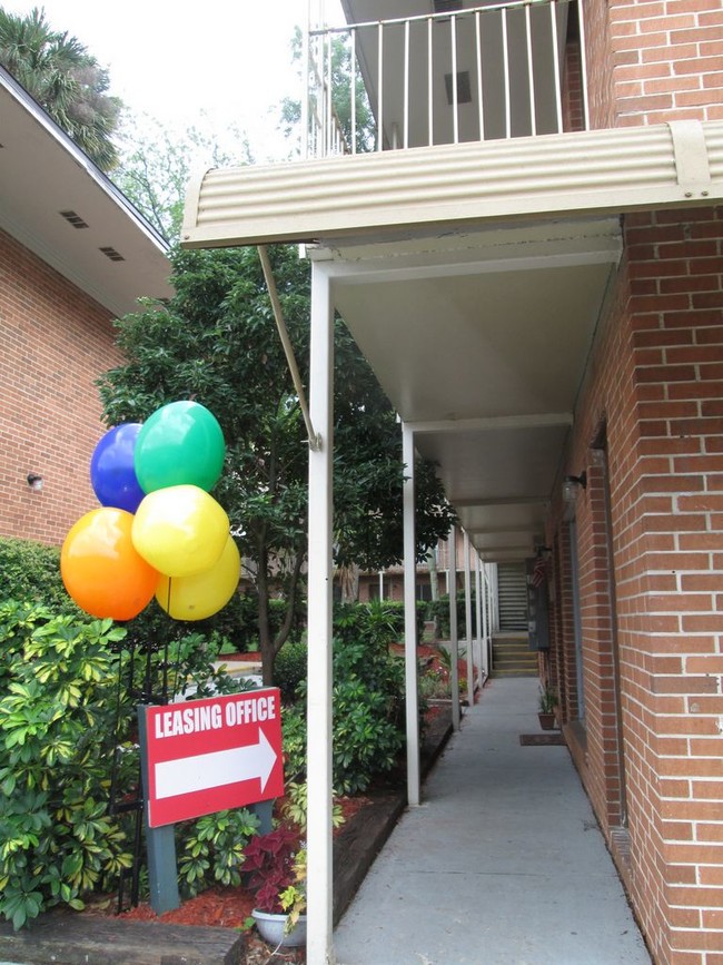 Cimarron Apartments in Jacksonville, FL - Foto de edificio - Building Photo