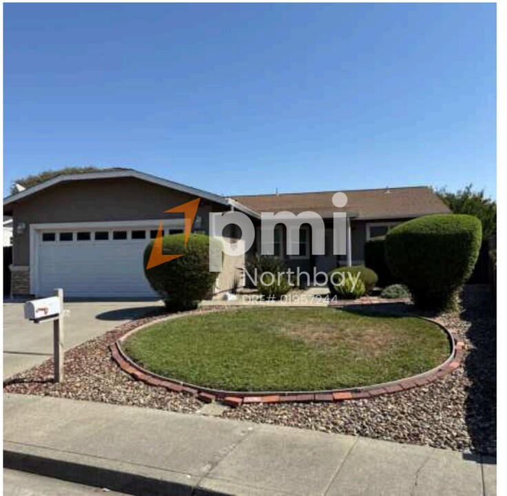 609 Placer Ln in Suisun City, CA - Building Photo