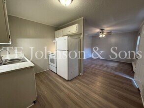 128 Weatherwood Ct in Winston-Salem, NC - Building Photo - Building Photo