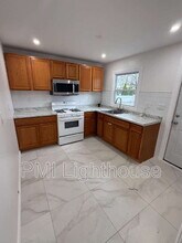 115 8th Ave in Huntington Station, NY - Building Photo - Building Photo