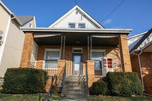 316 Pine St in Ambridge, PA - Building Photo