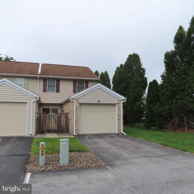 11 Beacon Ct in Chambersburg, PA - Building Photo - Building Photo
