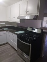 584 Chambers St, Unit B