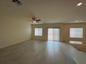 4492 Merlot Hls Ave in Las Vegas, NV - Building Photo - Building Photo