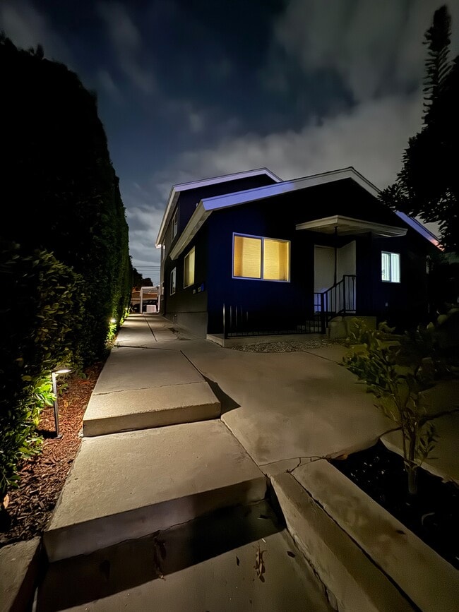 3019 Chaucer St, Unit 3019 in Los Angeles, CA - Building Photo - Building Photo