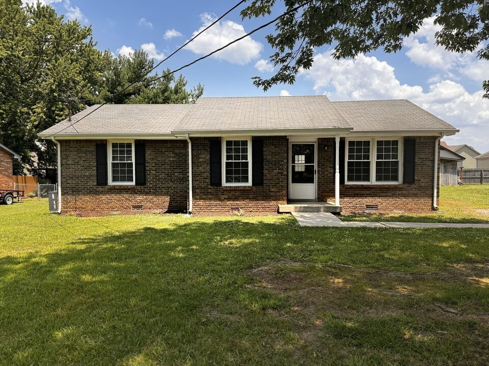 3477 Arvin Dr in Clarksville, TN - Building Photo