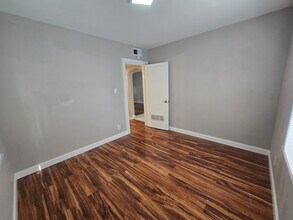 6250 Garfield Ave in Berkeley, MO - Building Photo - Building Photo