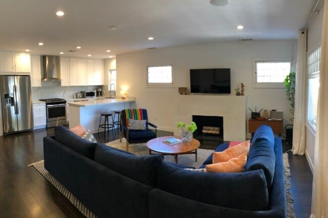 833 Waterloo St in Los Angeles, CA - Foto de edificio - Building Photo