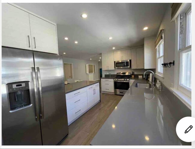 348 S Elm Dr in Beverly Hills, CA - Building Photo - Building Photo